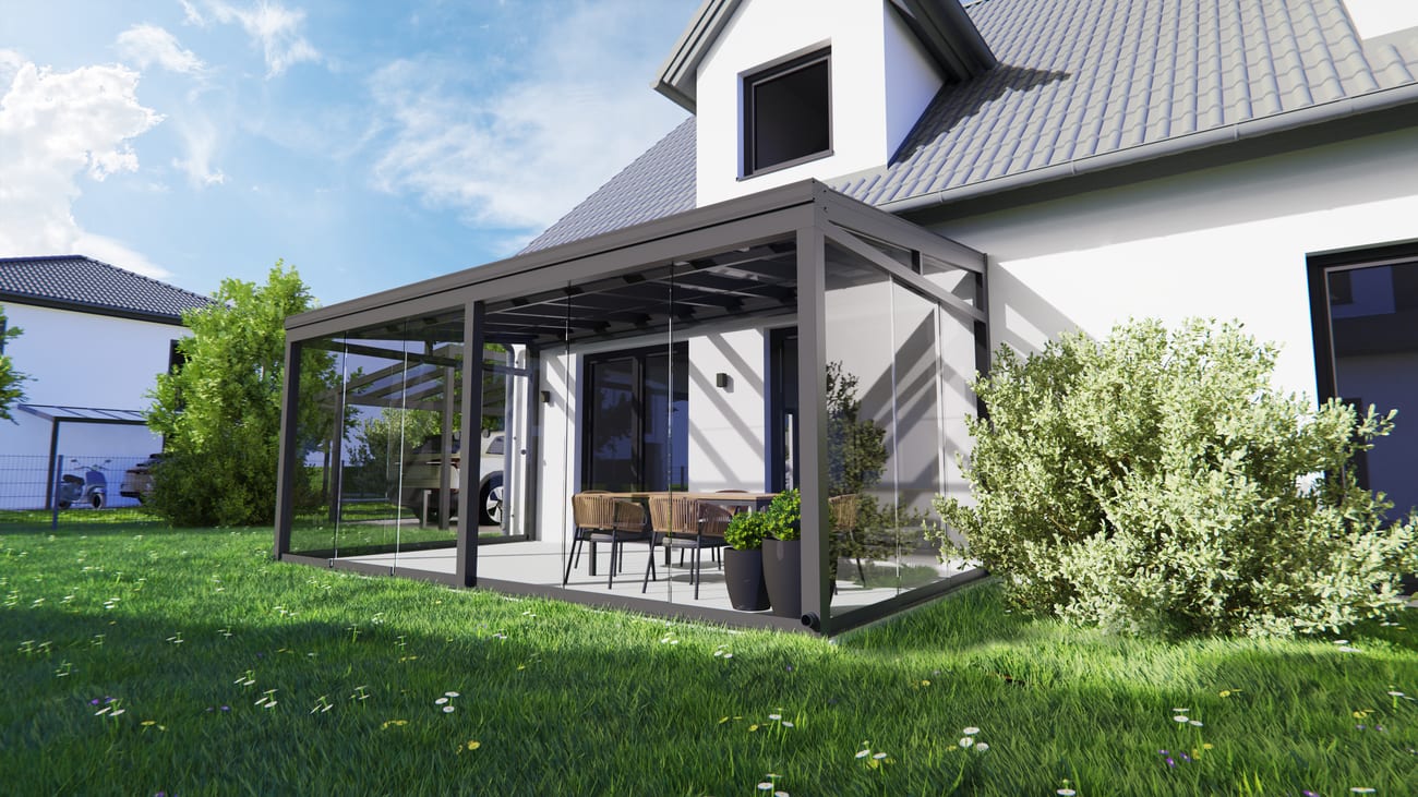 Überdachte Terrasse aus Aluminium mit gemütlicher Lounge